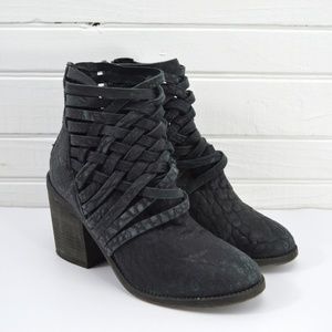 FREE PEOPLE LEATHER BOOTIE #175-12